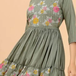 Rayon Party Wear Dress In Green With Thread Work